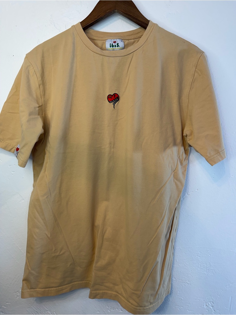 Beige Short-Sleeve Heart Graphic T-Shirt
